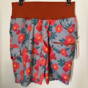NWT Shredly Floral Patterned Cycling/Mountain Biking Shorts. Size 4.